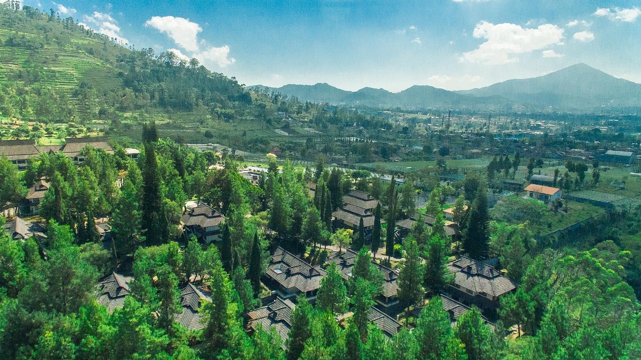 Puteri Gunung Hotel Lembang Kültér fotó