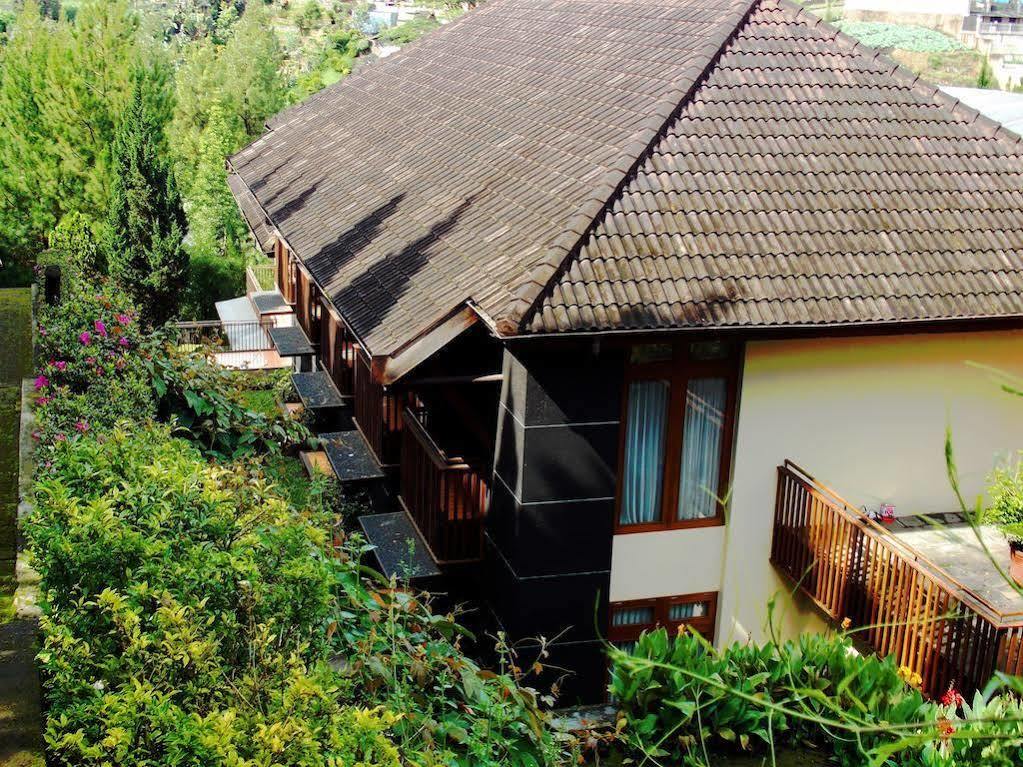 Puteri Gunung Hotel Lembang Kültér fotó