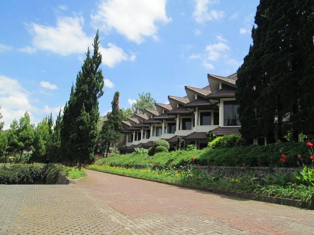 Puteri Gunung Hotel Lembang Kültér fotó